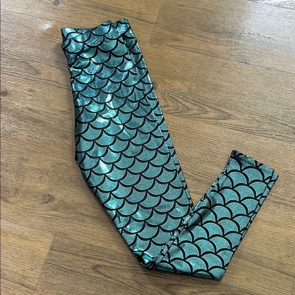 Blackmilk Clothing Mermaid Leggings - Picture 2 of 8